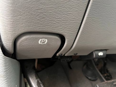 Used 2007 Chrysler Town & Country Touring image 20