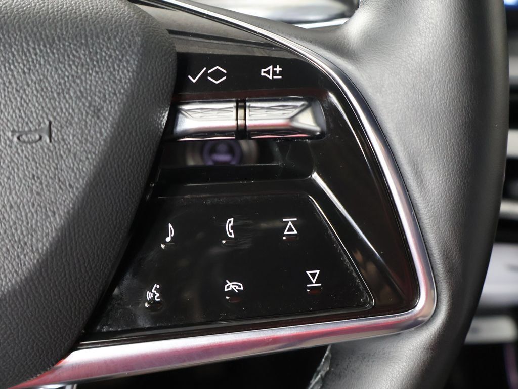 Used 2024 Cadillac Lyriq Sport RWD image 49