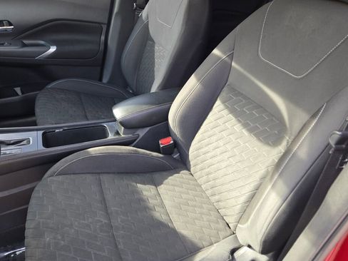 Used 2021 Nissan Kicks SV FWD image 17