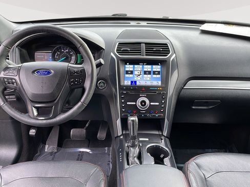 Used 2018 Ford Explorer Sport w/ Equipment Group 401A image 17