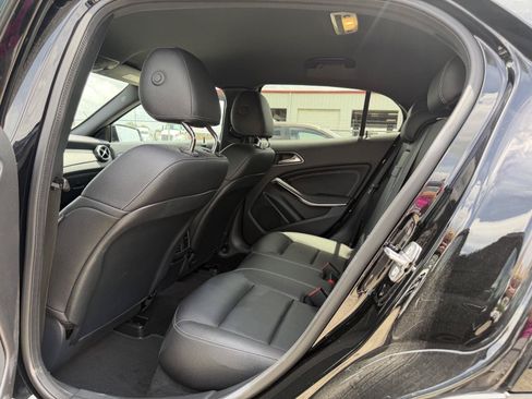 Used 2019 Mercedes-Benz GLA 250 image 16