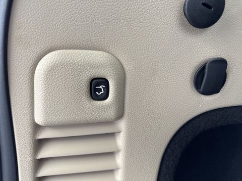 Used 2020 Jeep Grand Cherokee Limited w/ Luxury Group II image 19