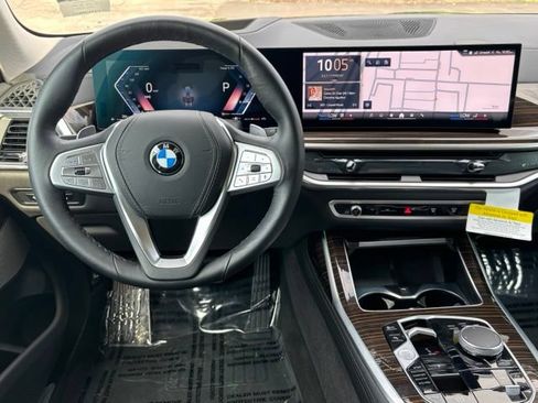 Used 2026 BMW X7 xDrive40i AWD/4WD image 19