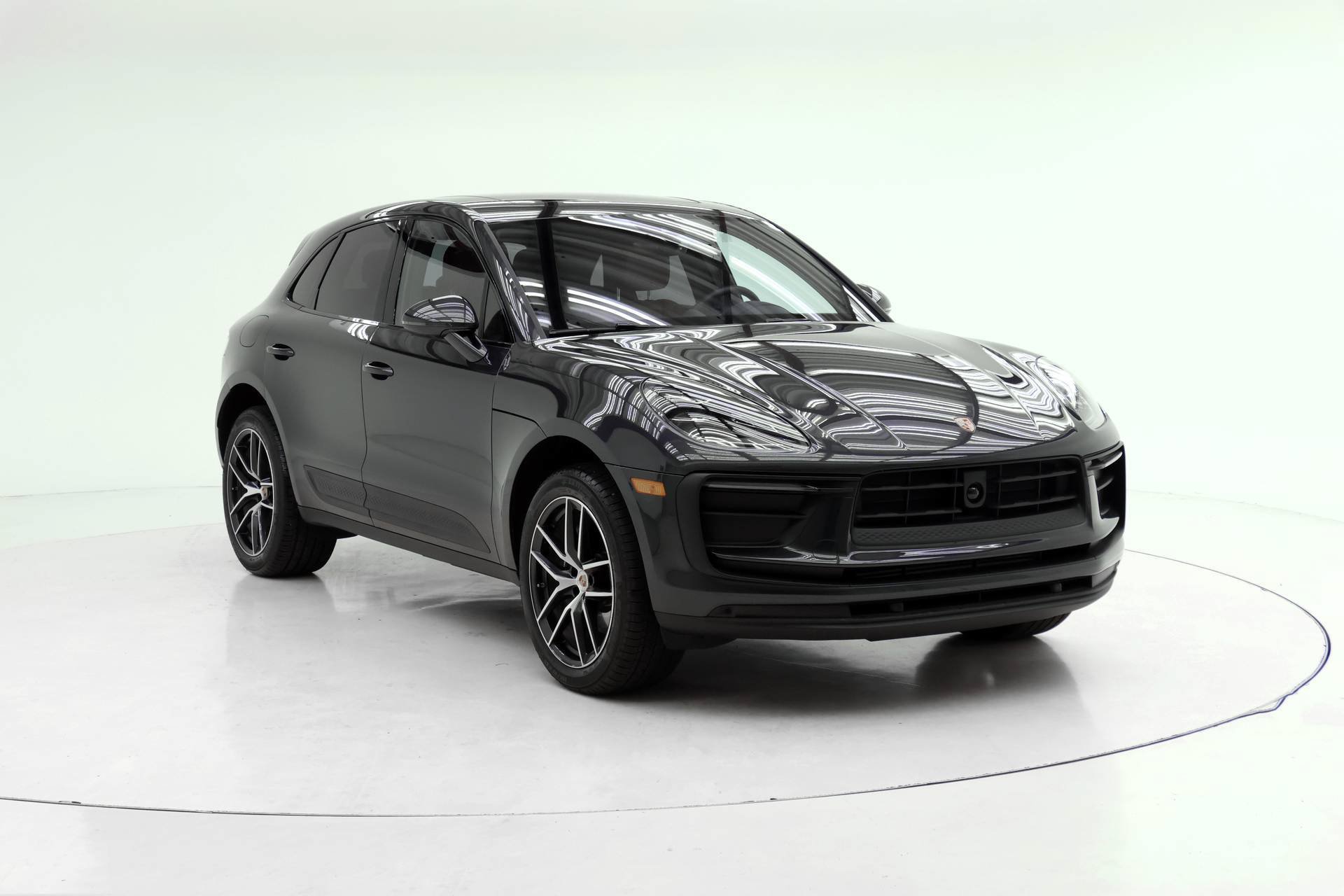 Used 2026 Porsche Macan AWD/4WD image 9