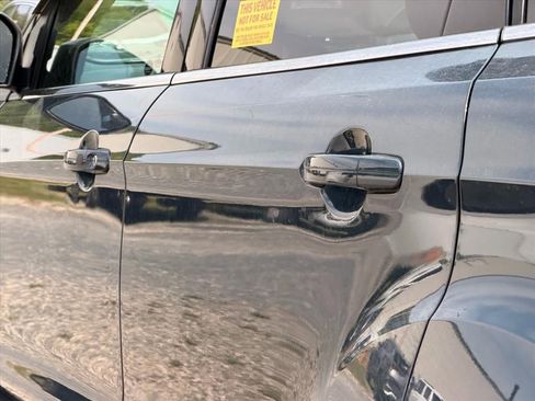 Used 2019 Ford Escape Titanium AWD/4WD image 11