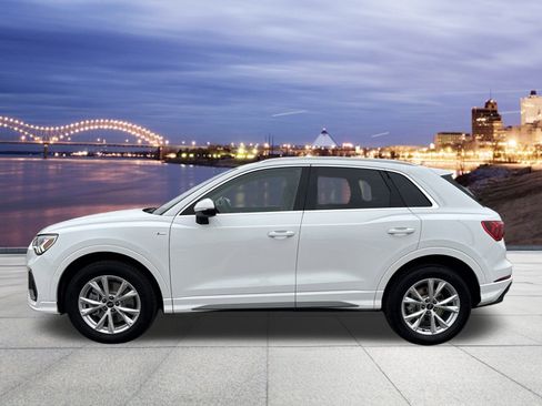 Used 2025 Audi Q3 2.0T Premium w/ Convenience Package image 2