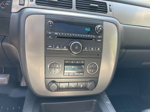 Used 2012 Chevrolet Avalanche LT w/ Suspension Package, Off-Road AWD/4WD image 18