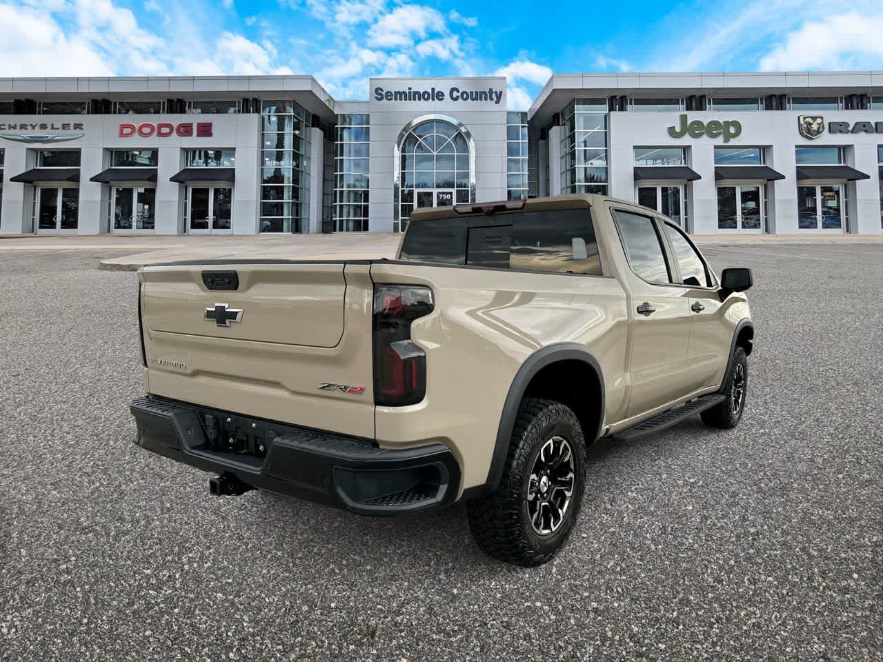 Used 2023 Chevrolet Silverado 1500 ZR2 AWD/4WD image 8