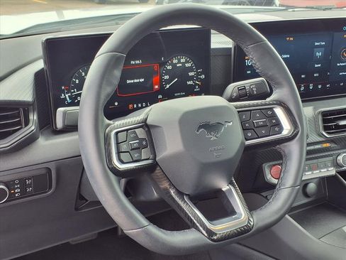 Used 2025 Ford Mustang Coupe image 15