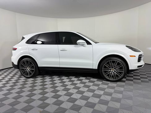 Used 2023 Porsche Cayenne S image 8
