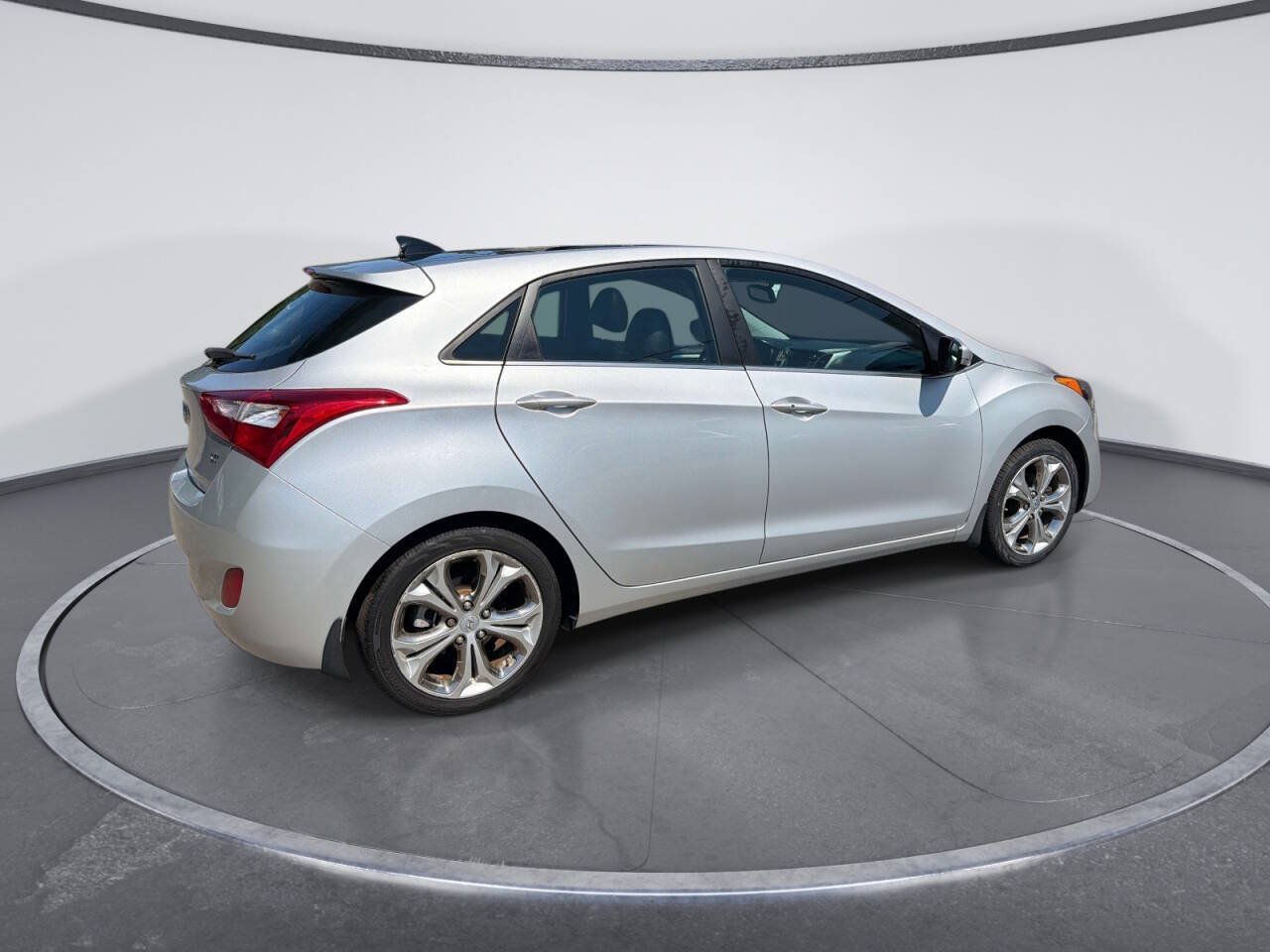 Used 2013 Hyundai Elantra GT w/ Style Pkg FWD image 4