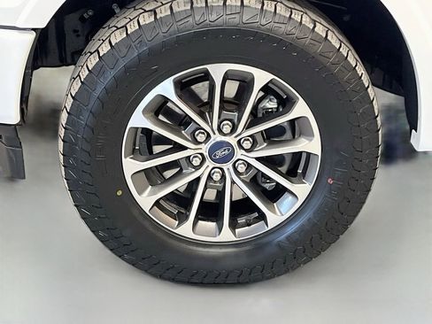 Used 2019 Ford F150 Lariat image 31