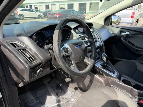 Used 2014 Ford Focus SE FWD image 17