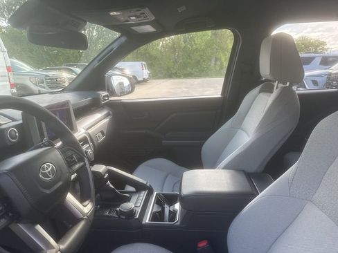 Used 2026 Toyota 4Runner SR5 AWD/4WD image 16