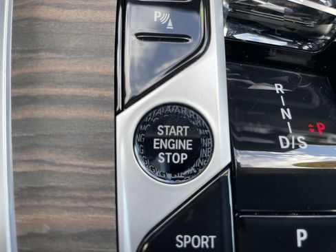 Used 2023 BMW X7 xDrive40i w/ Parking Assistance Package image 23