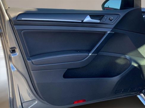 Used 2019 Volkswagen Golf R 4-Door image 22