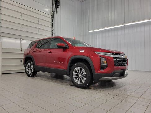 Used 2025 Chevrolet Equinox LT w/ Safety and Technology Package image 1