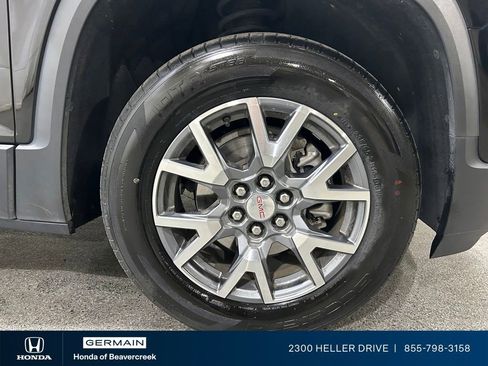 Used 2023 GMC Acadia SLT FWD image 12