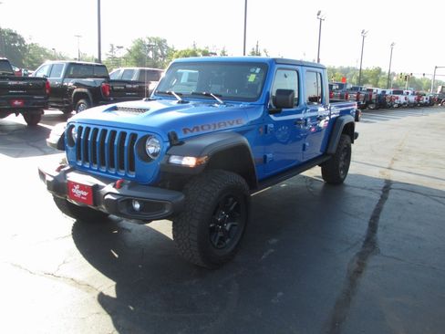 Used 2023 Jeep Gladiator Mojave w/ Cold Weather Group image 10