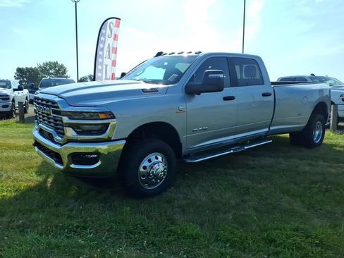 New 2026 RAM 3500 Big Horn AWD/4WD image 3