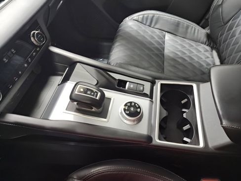Used 2022 Mitsubishi Outlander SEL AWD/4WD image 32