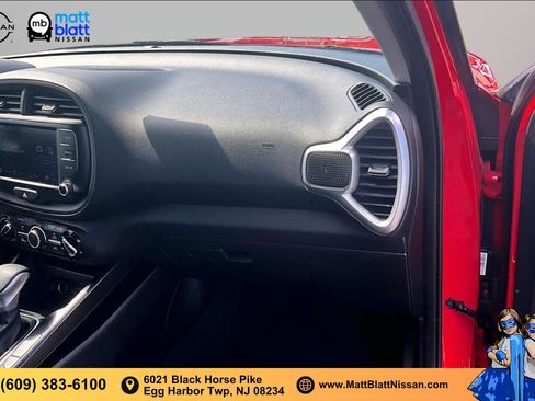 Used 2023 Kia Soul LX w/ LX Technology Package FWD image 14