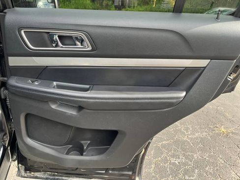 Used 2017 Ford Explorer XLT w/ Equipment Group 202A image 19