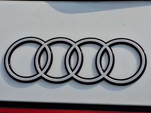 Used 2025 Audi Q5 Premium w/ Convenience Package AWD/4WD image 31