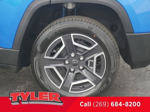 New 2026 Jeep Cherokee Laredo AWD/4WD image 41