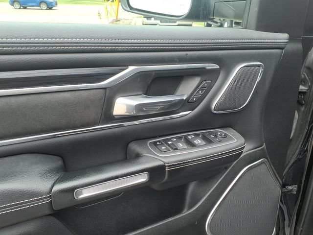 Used 2023 RAM 1500 Laramie AWD/4WD image 10