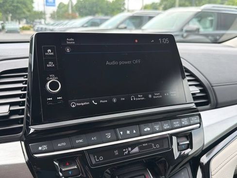 Used 2025 Honda Odyssey Touring image 16