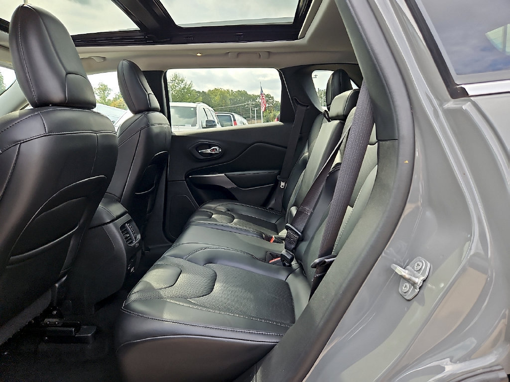 Used 2021 Jeep Cherokee Limited AWD/4WD image 12
