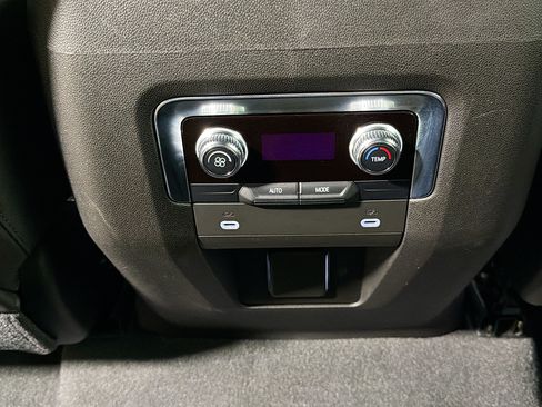 Used 2021 GMC Yukon SLT AWD/4WD image 20