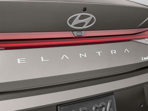 Used 2024 Hyundai Elantra Limited FWD image 52