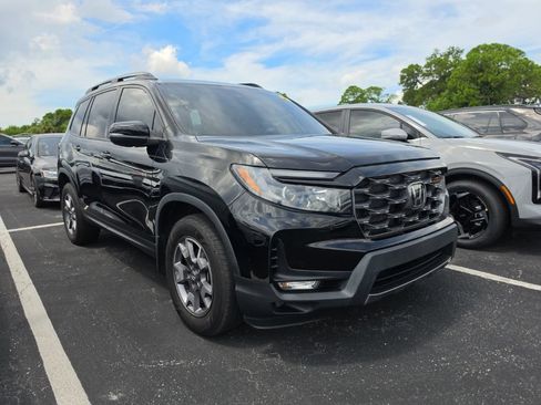 Used 2023 Honda Passport TrailSport image 3