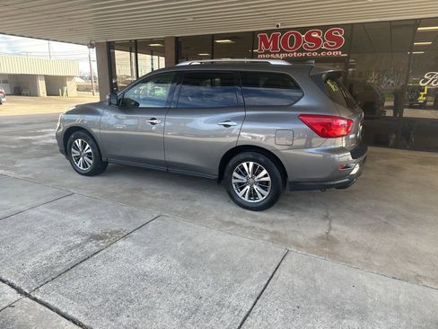 Used 2019 Nissan Pathfinder SL image 6