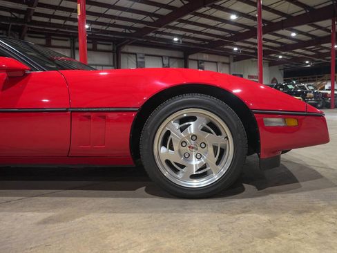Used 1990 Chevrolet Corvette Coupe image 11
