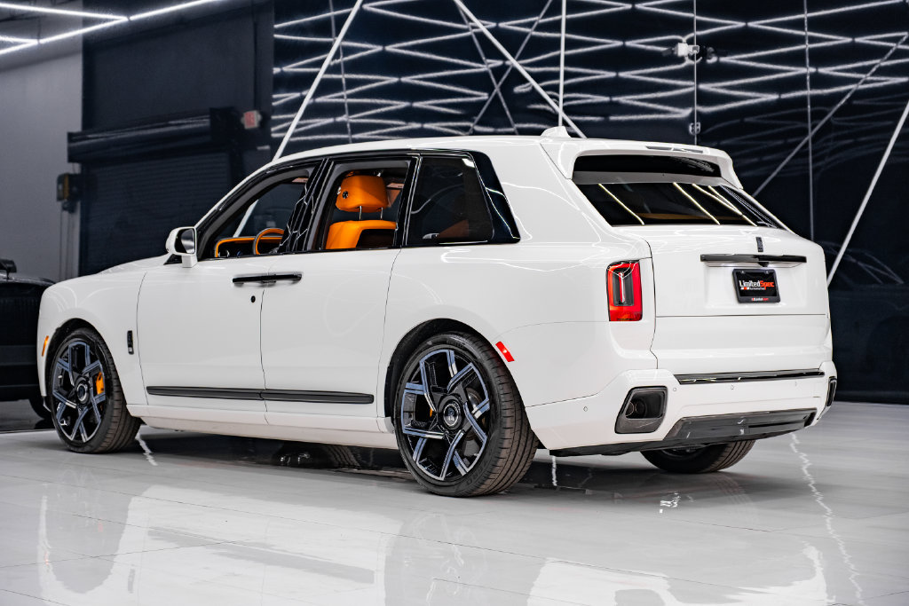 Used 2025 Rolls-Royce Cullinan Black Badge AWD/4WD image 34
