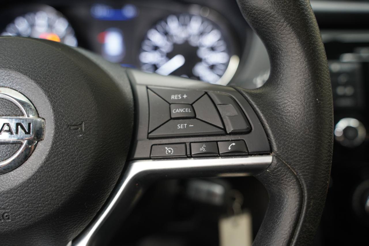 Used 2018 Nissan Rogue S AWD/4WD image 16