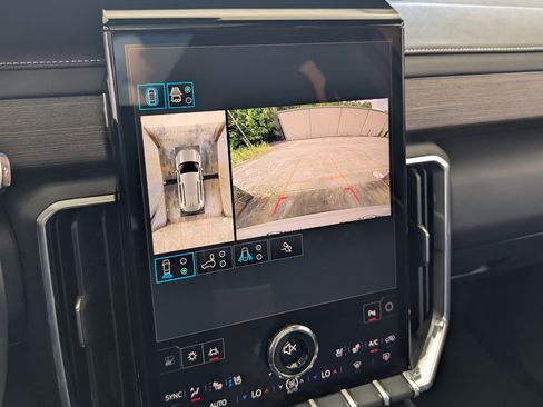 Used 2024 GMC Acadia Denali FWD image 30