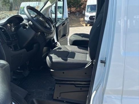 Used 2025 RAM ProMaster 2500 w/ Convenience Group image 13