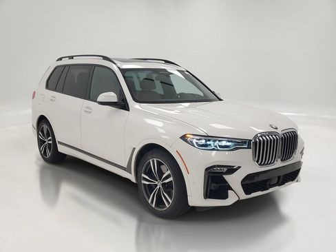Used 2019 BMW X7 xDrive50i w/ M Sport Package AWD/4WD image 3
