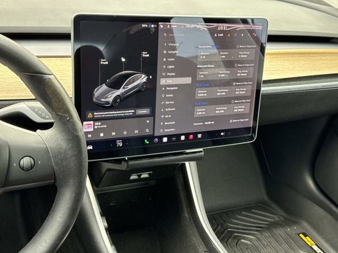 Used 2019 Tesla Model 3 Standard Range image 6