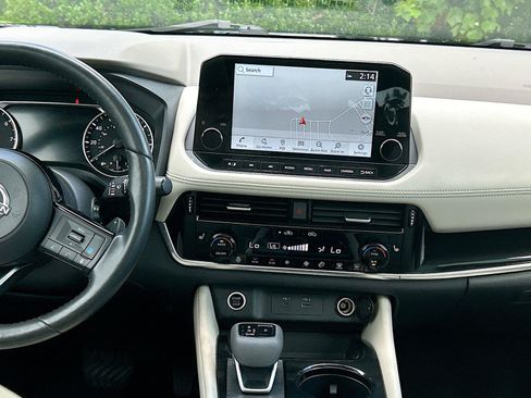 Used 2023 Nissan Rogue SL w/ SL Premium Package FWD image 20
