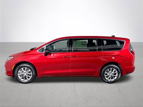 New 2026 Chrysler Pacifica Limited AWD/4WD image 9