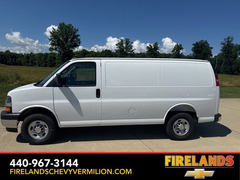 New 2025 Chevrolet Express 2500 w/ Driver Convenience Package image 6