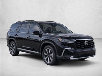 Used 2025 Honda Pilot Touring video 3