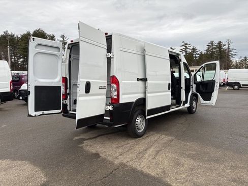 Used 2025 RAM ProMaster 2500 w/ Convenience Group FWD image 11