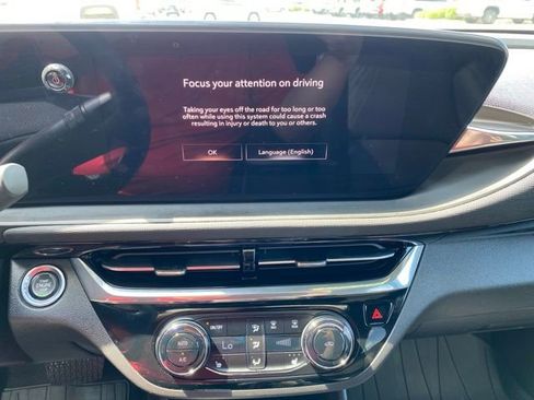 Used 2025 Buick Envista Sport Touring w/ Experience Buick Package FWD image 7
