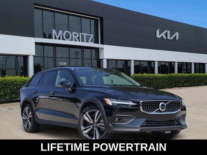 Used 2025 Volvo V60 B5 Cross Country Plus